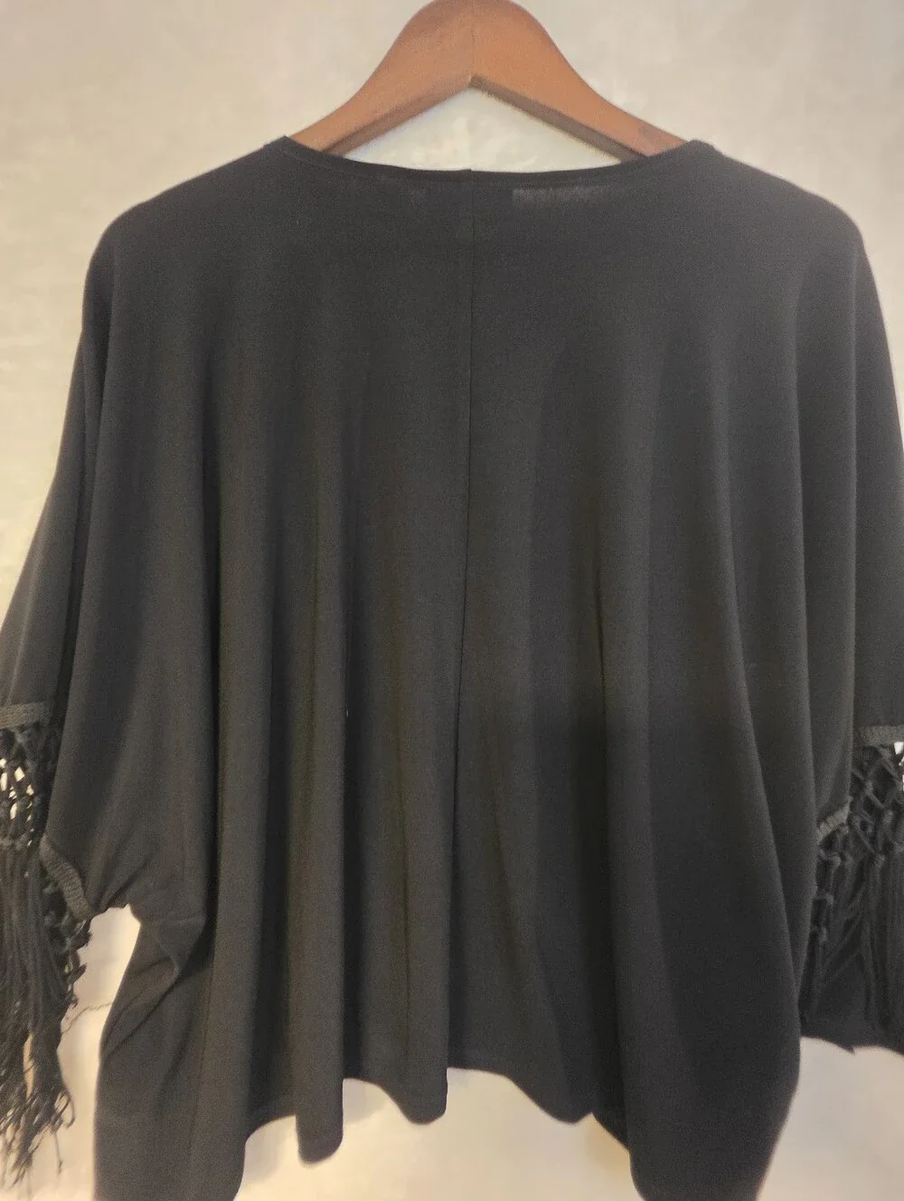Nina Leonard Black Open-Front Fringe Sleeves Lightweight Shrug Size XL.